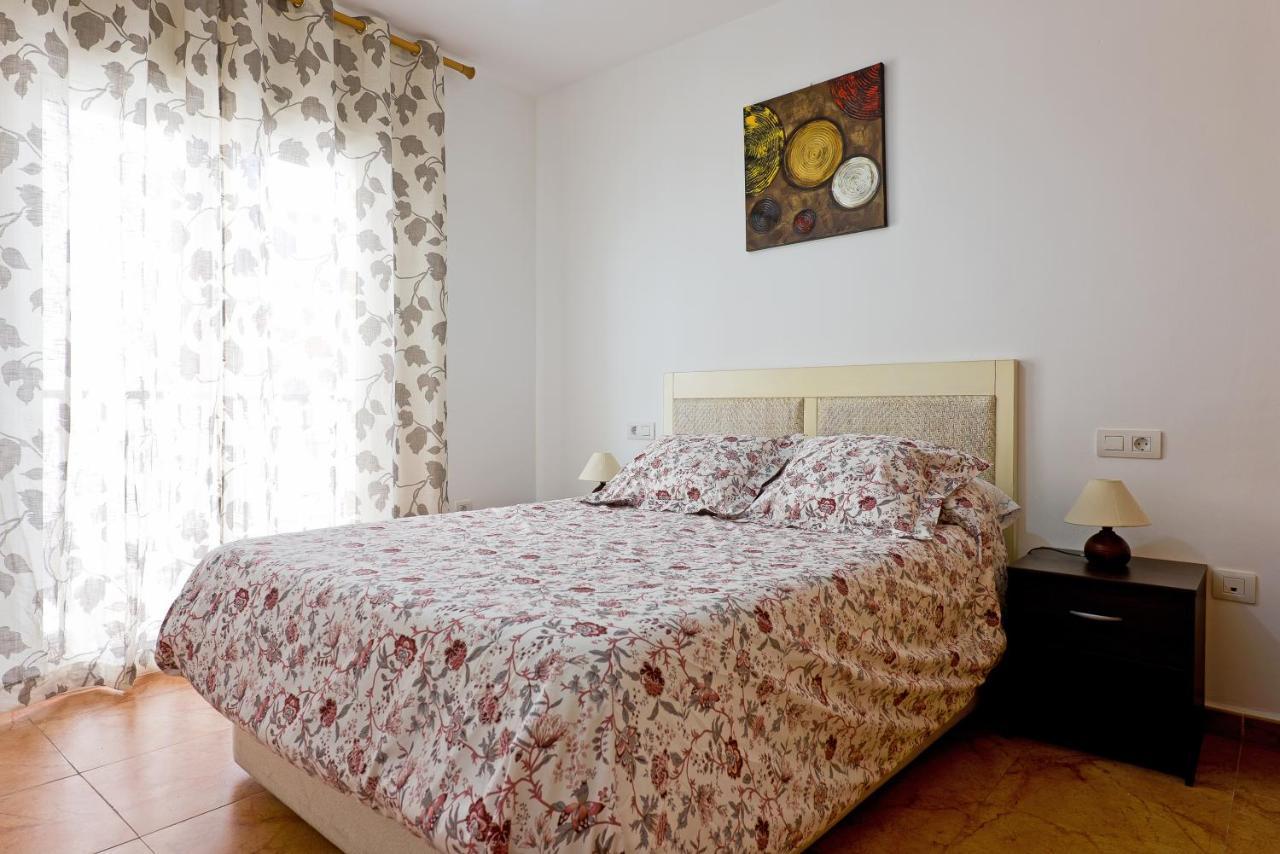 Relaxing Beach Apartment In Fuengirola Parking Buitenkant foto