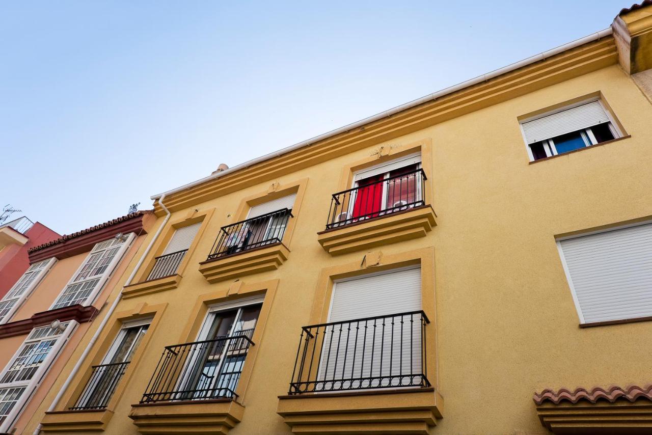Relaxing Beach Apartment In Fuengirola Parking Buitenkant foto