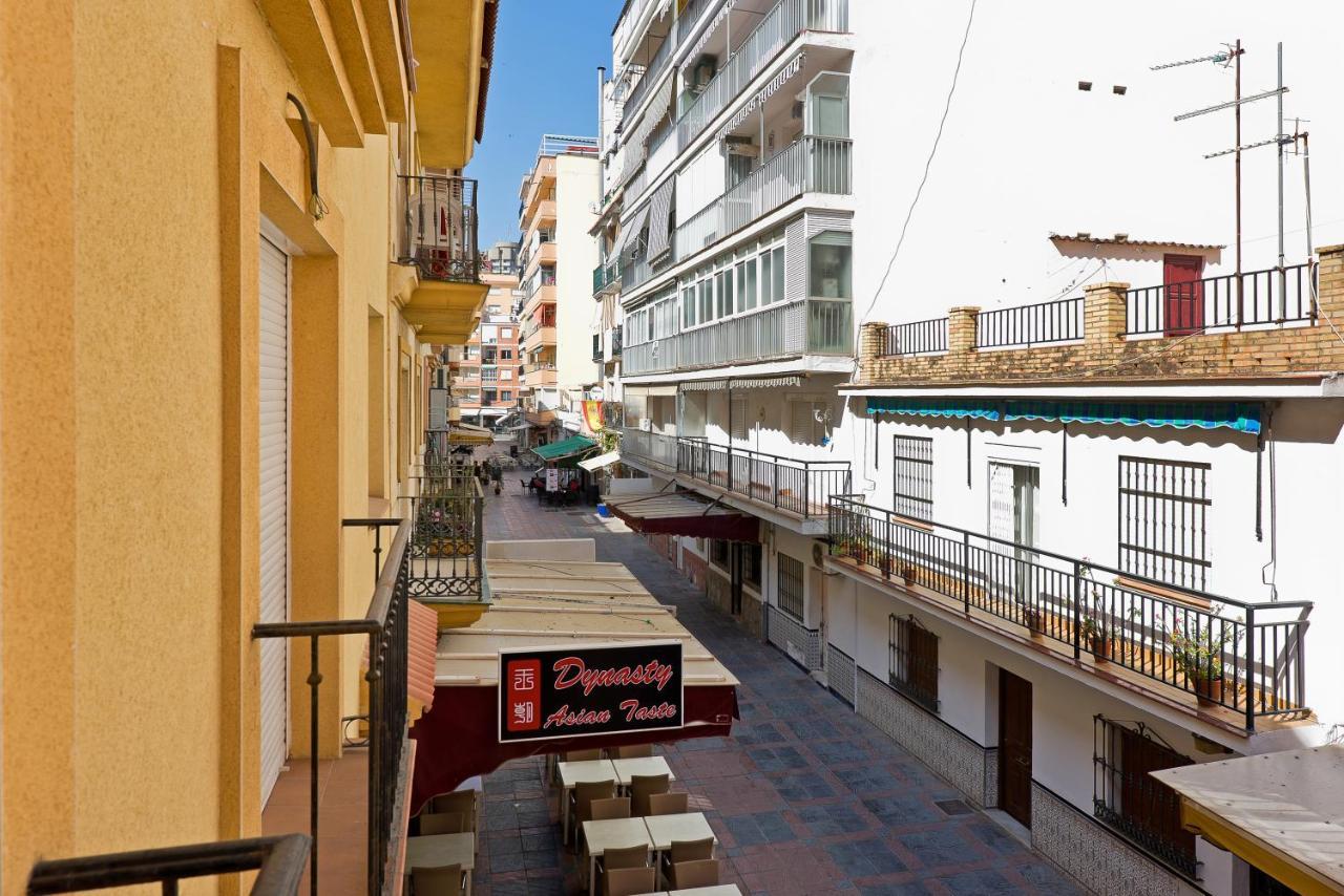 Relaxing Beach Apartment In Fuengirola Parking Buitenkant foto