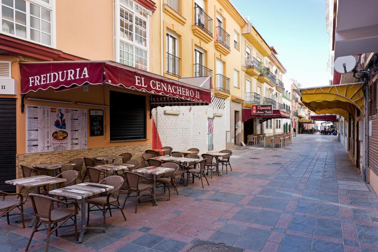 Relaxing Beach Apartment In Fuengirola Parking Buitenkant foto