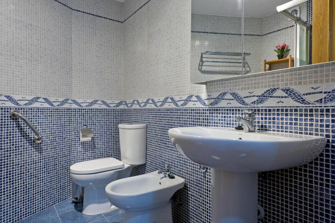 Relaxing Beach Apartment In Fuengirola Parking Buitenkant foto